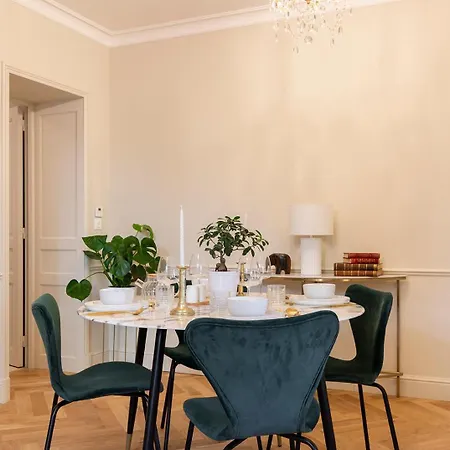 Chateau De Souhy Guest house Urcuit